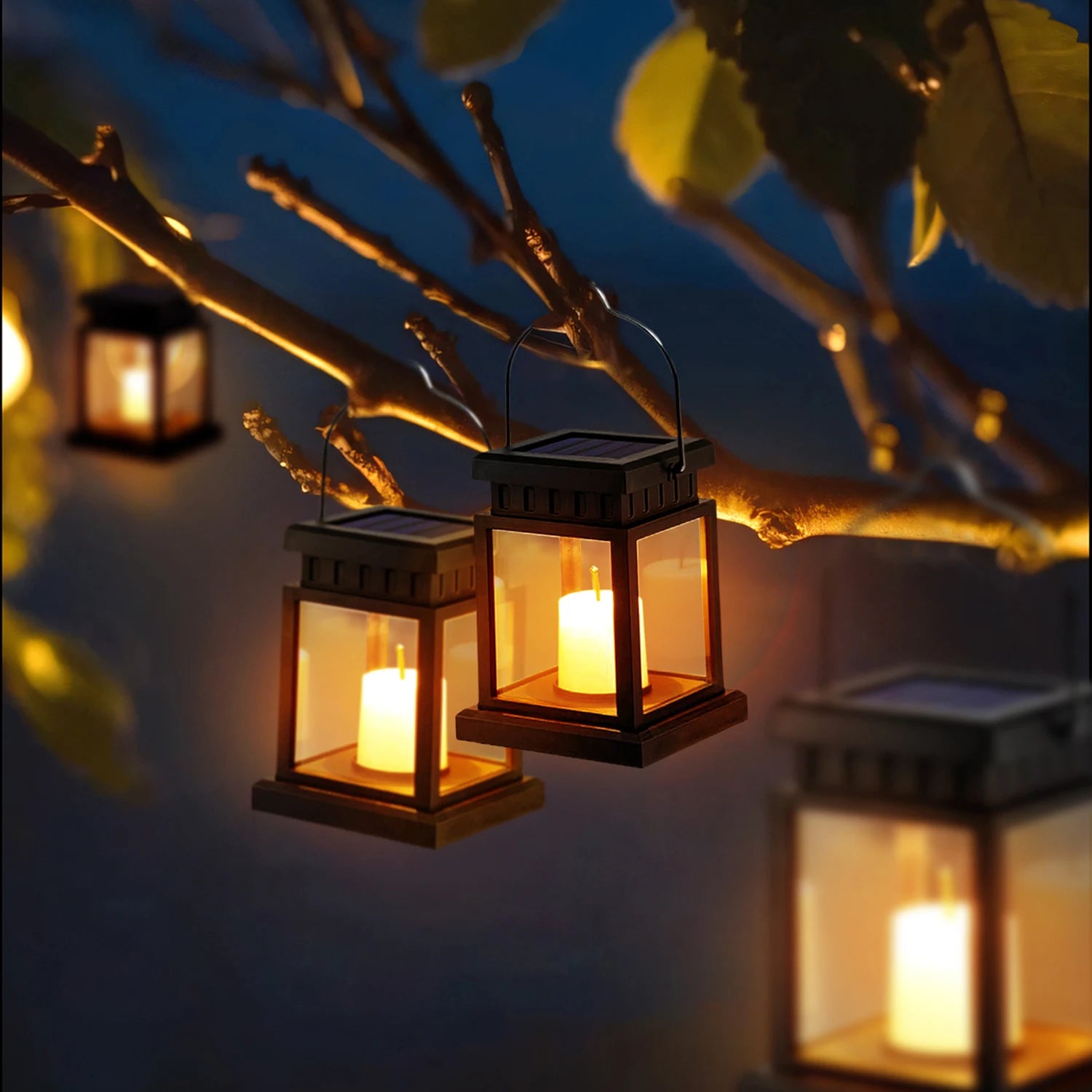 Lanterne solaire miniature allumée la nuit