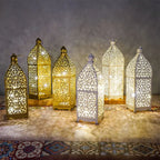 Lanterne bougie marocaine ajourée éclairée la nuit