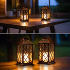 Mises en scène de lanternes à LED effet flamme sur une table