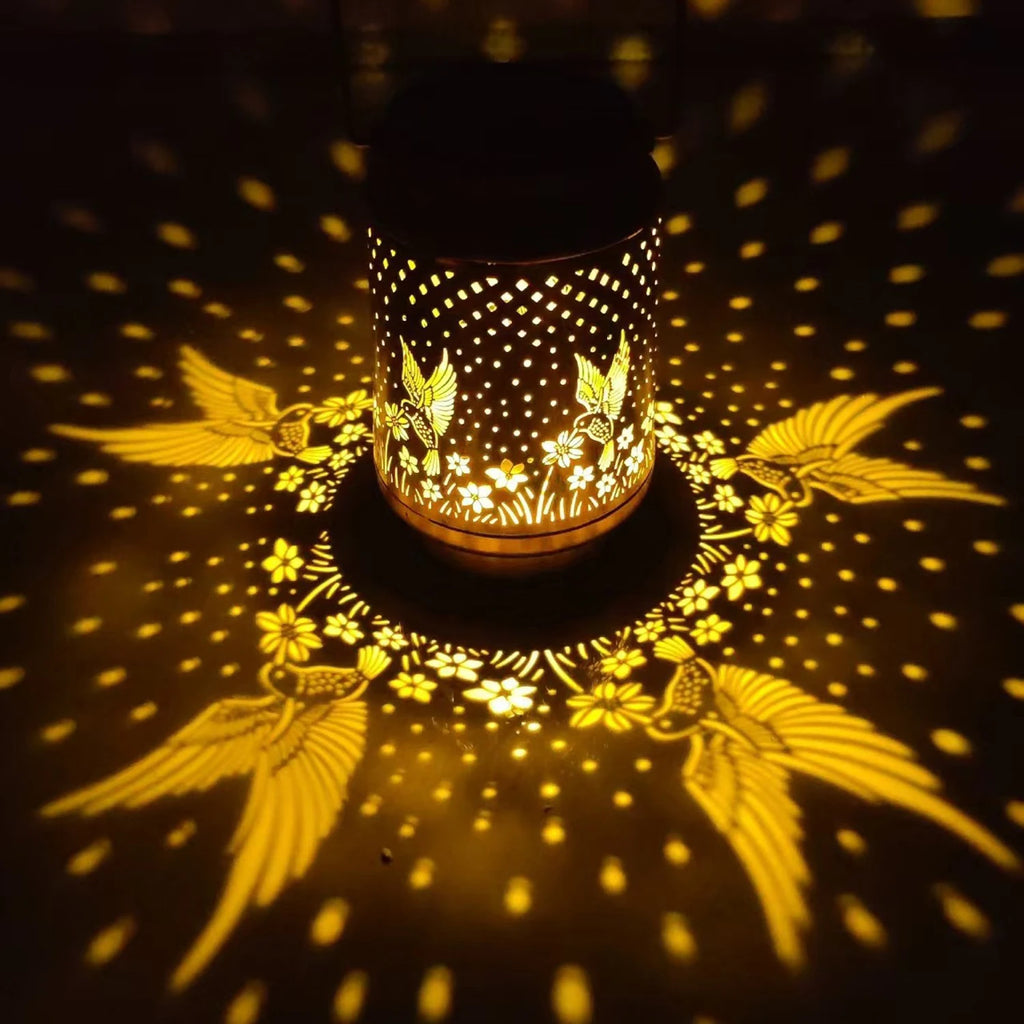 Effet lumineux projeté par la lanterne solaire en métal ajouré