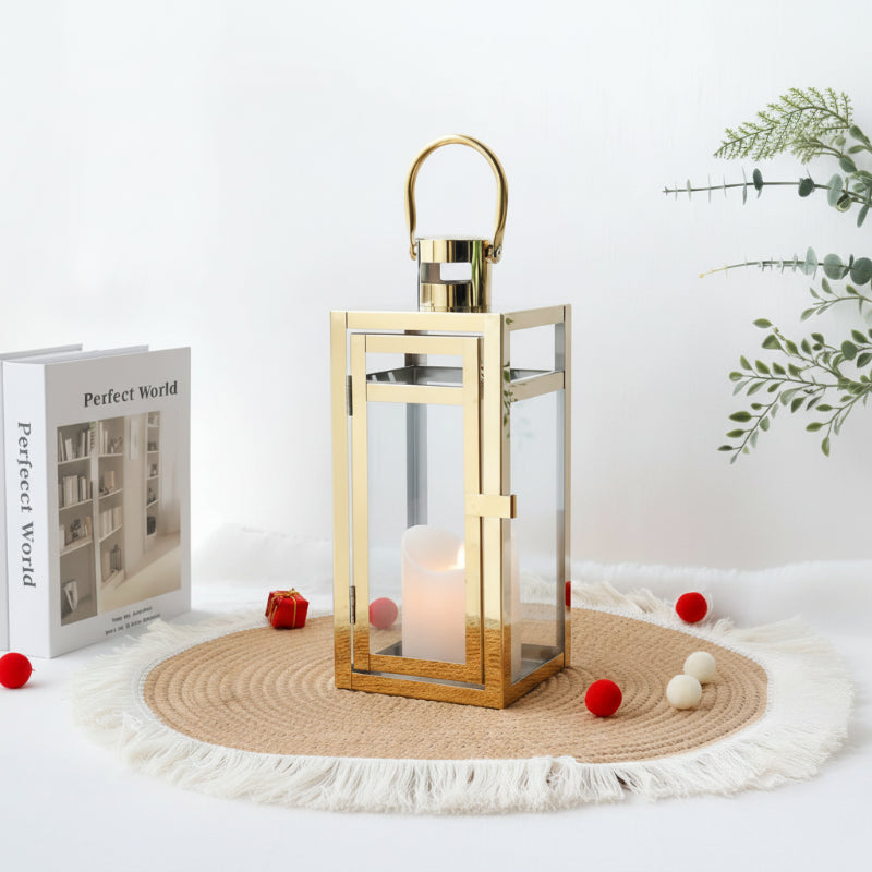 lanterne doré sur fond blanc